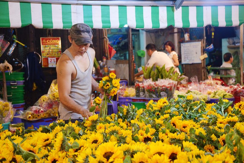 Cách lựa chọn hoa ở chợ Hồ Thị Kỷ