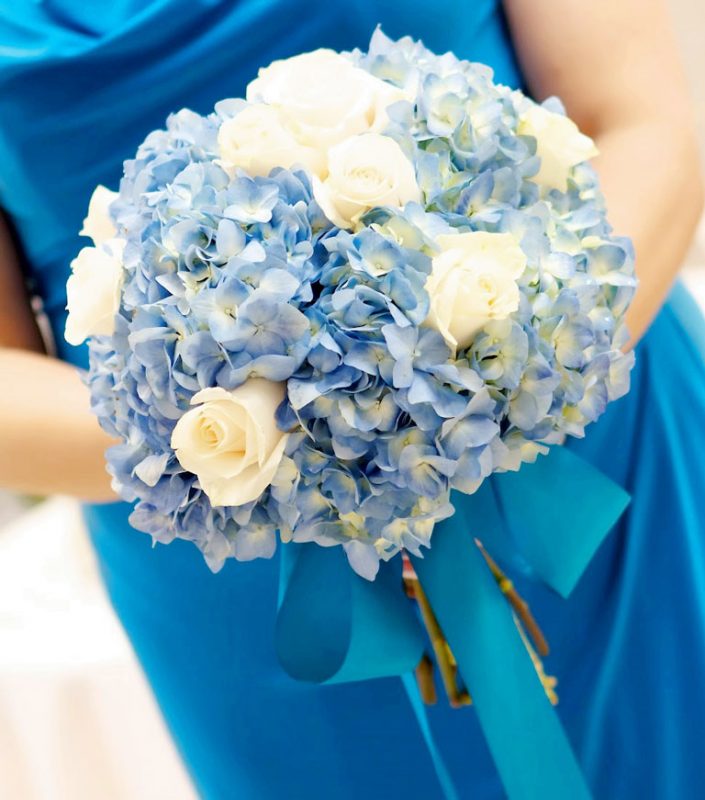 Hoa cưới cầm tay màu xanh