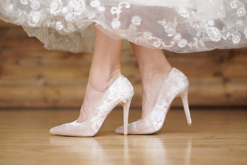 Chia sẻ [A-Z] Cách chọn giày cưới cho cô dâu