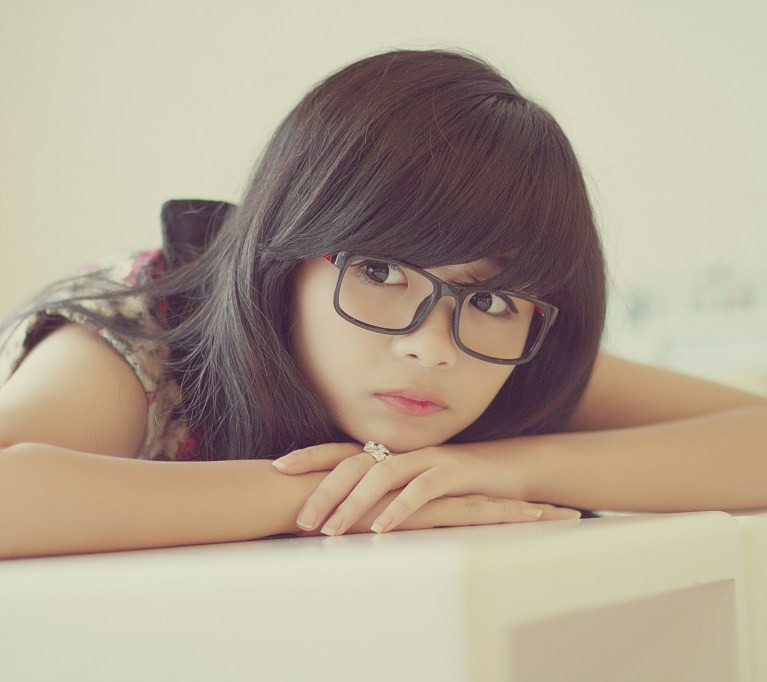 Imatges de noies boniques amb ulleres