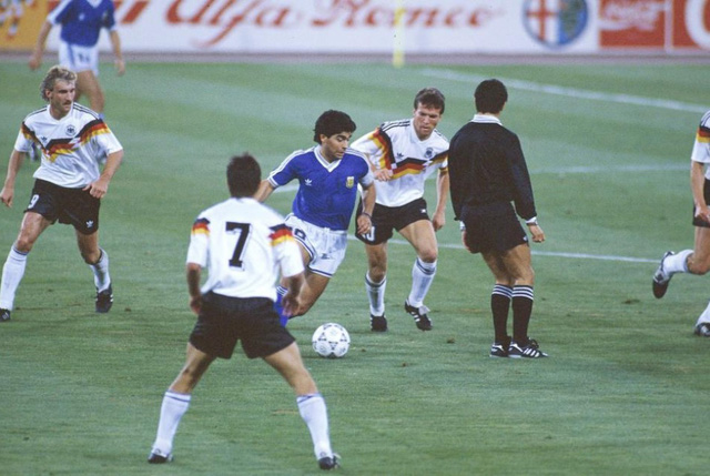 Diego Maradona - Tiểu sử và thành tích của “cậu bé vàng” Argentina - Ảnh 13.