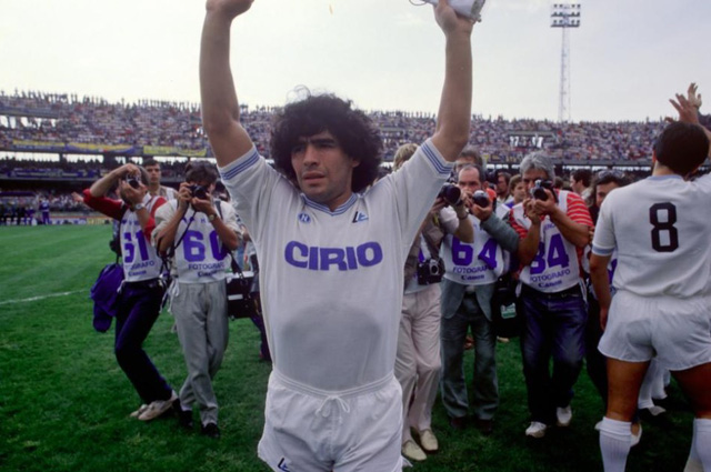 Diego Maradona - Tiểu sử và thành tích của “cậu bé vàng” Argentina - Ảnh 5.